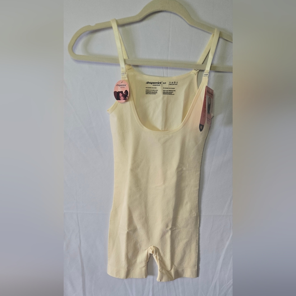 3/$25! NWT Shapermint Nude Open Bust Bodysuit Shaper Short Size Small